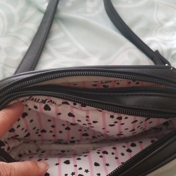 Betsey Johnson handbag - Picture 5 of 8